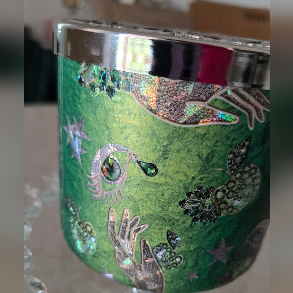 Candy Apple Cauldron Bath & Body Candle - Picture 8 of 14